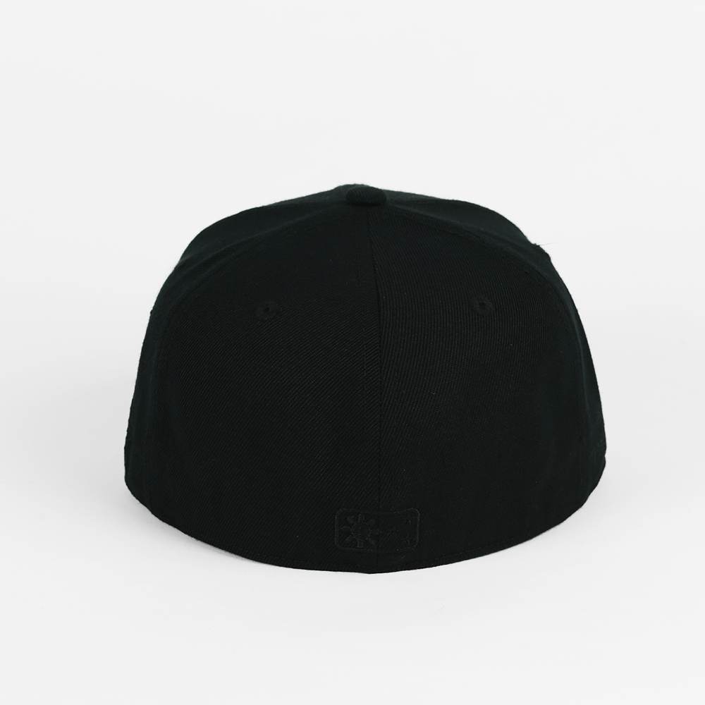 W Daily Pleasure Fitted — Black