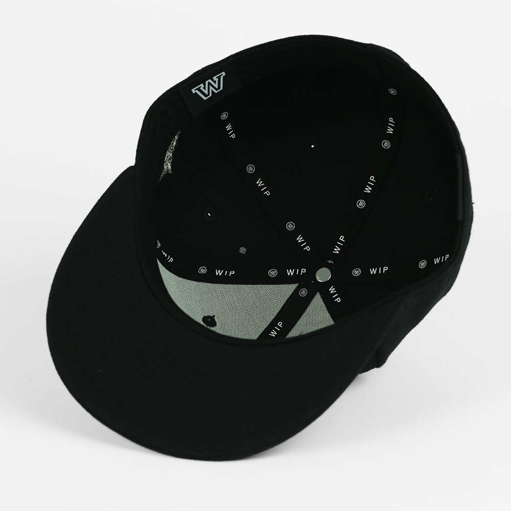 W Daily Pleasure Fitted — Black